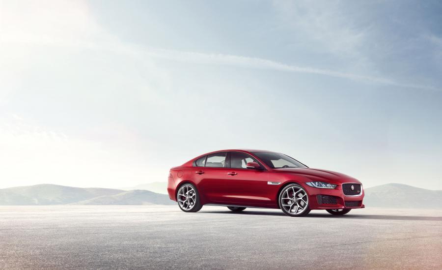  Jaguar XE S 2015 года  (фото 5 из 49)
